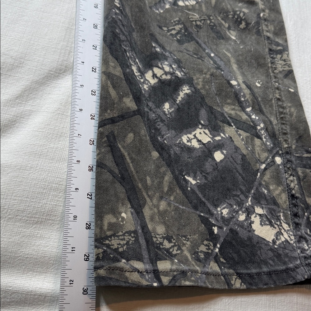 Women's Disclosure Camouflage Wide Leg Cargo Pants size 7 - Picture 3 of 9